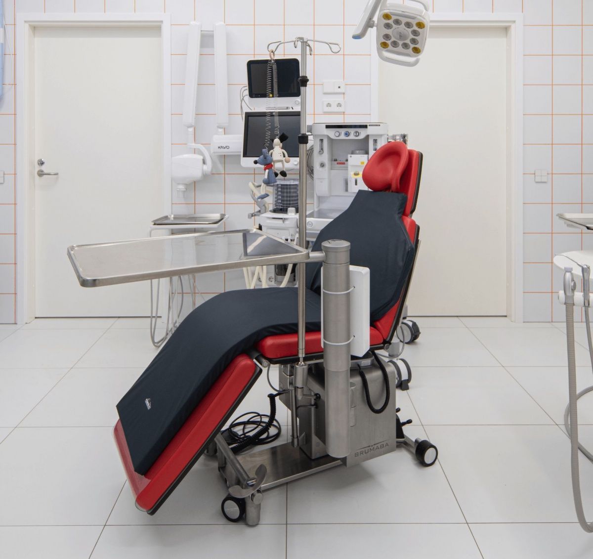 Лечение/удаление зубов под внутривенной седацией